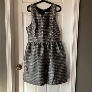 3/25.00 NWOT shimmery Party Dress